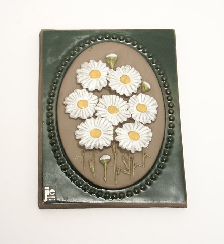 Relief med hvide blomster, Jie